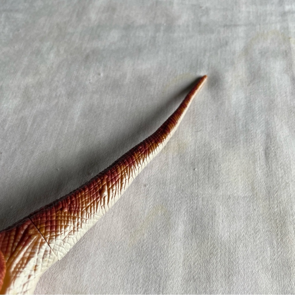Jurassic Park Red & Orange Reptile Habitat Figure - Textured Terrarium Décor - Picture 5 of 7